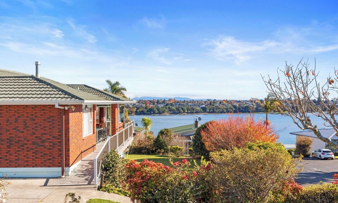 Maungatapu House | Bay View Gardens - Tauranga Holiday Home