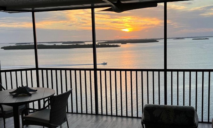 Punta Rassa House | Bay View Tower 1134 Sanibel Harbour Resort