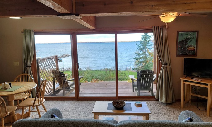 Bayfield Apartment | Bayfield Island View "Fedora" on Lake Superior