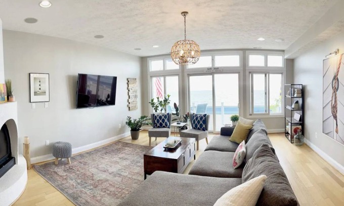 North Beach House | Bayfront Home w/Hot Tub
