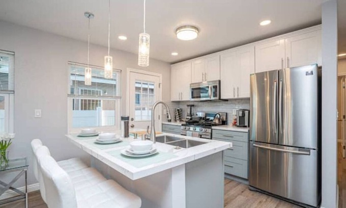 Lincoln Acres House | Bayfront Newly Remodeled Home #B
