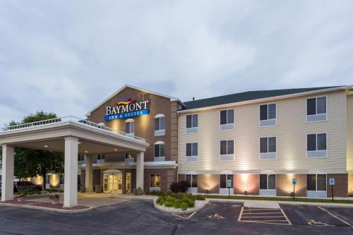 Waterford Hotel | Baymont by Wyndham Waterford/Burlington WI