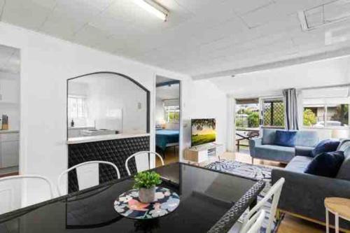 Deception Bay House | Bayside Living - Walk to Water - Central location