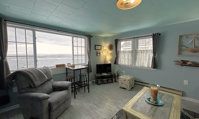 St Ignace Condo | Bayview #1 on Lake Huron