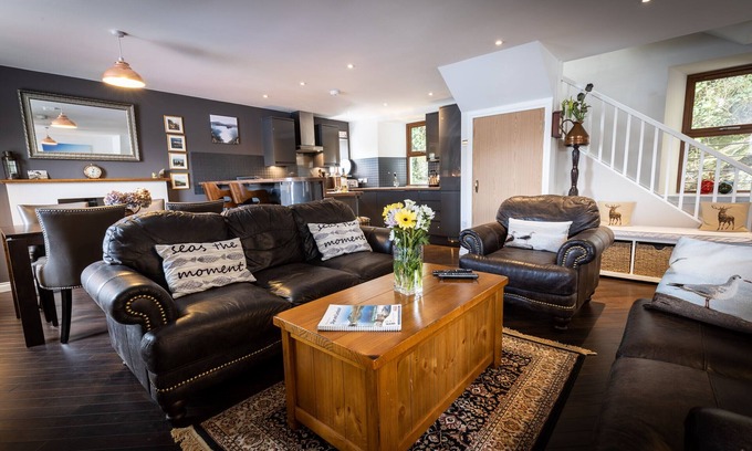 Achachork Apartment | Bayview, Quay Street, Portree