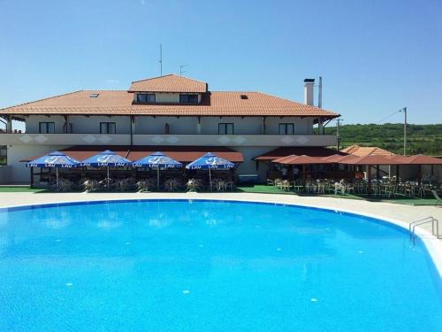 Mladenovac House | Bazeni Baikal