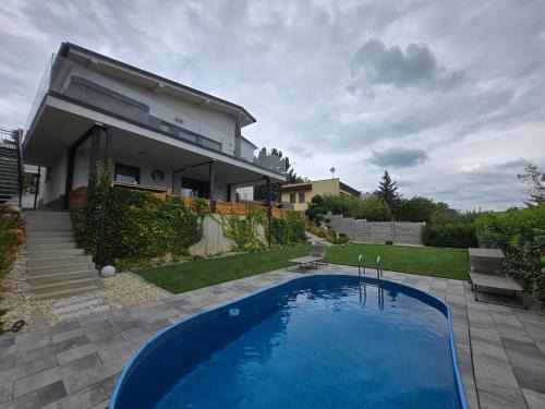 Banska Bystrica Apartment | BB Central Apartment with pool and garden