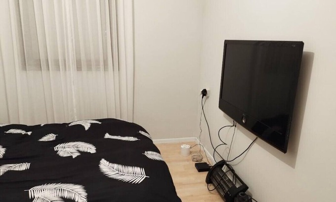 Holon Apartment | Be our guest in our apartment, and get a private room. toilet, and bathroom