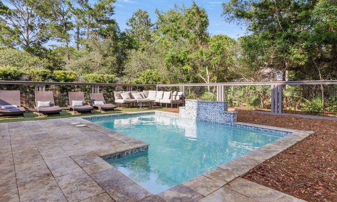 White's Gulfview House | Beach Access + Pool – Summer 20% Off