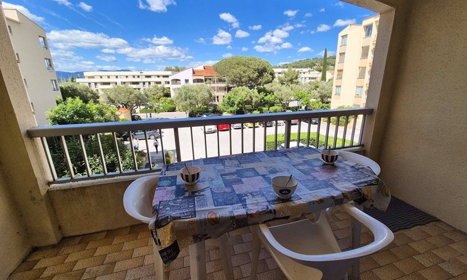 Saint-Mandrier-sur-Mer Apartment | Beach and stores at 300m, all to walk