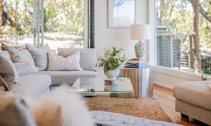 Hardys Bay House | Beach, bay, bush and heated plunge pool