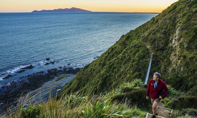 Paraparaumu Beach House | Beach, Cafes, Golf, Sun & Privacy at Paraparaumu Beachside Studio w sea view