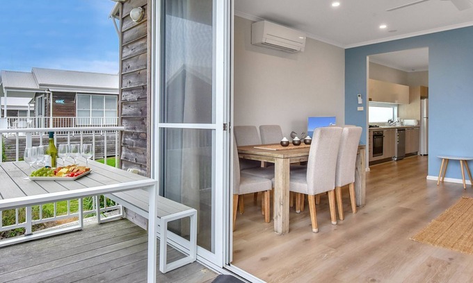 Caves Beach Villa | Beach Daze at Caves Beach Villas