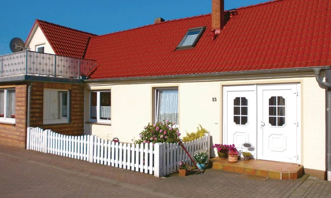 Elmenhorst/Lichtenhagen Apartment | Beach front apartment