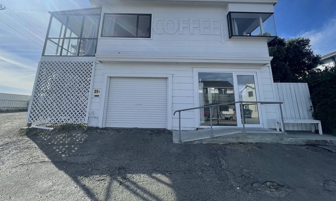 Foxton Beach Apartment | Beach Front Apartment - Above Premium Coffee Shop