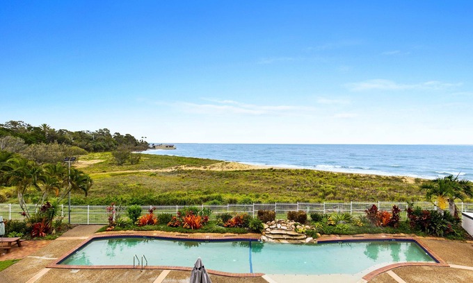 Urangan Apartment | “Beach Front Apartment , Pool , Free WiFi with Netflix“