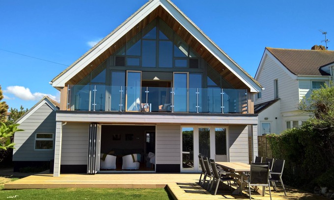 Middleton-on-Sea House | Beach Front Holiday Home. *Last Min Availability from 28th Aug!* 100+ 5* Reviews