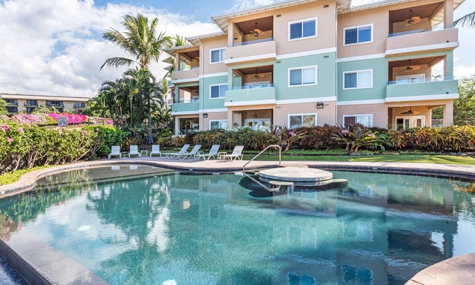 Kahaluu Bay Condo | Beach Front Ocean View Top Floor Luxury Penthouse!