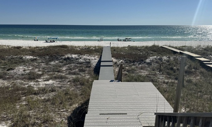 Hollywood Beach House | Beach Front Vacation Rental