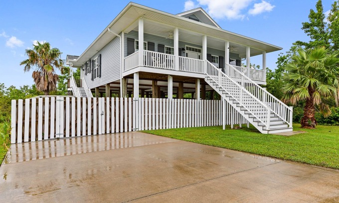 Waveland House | Beach House, 0.1 miles to the beach, clean and well stocked.