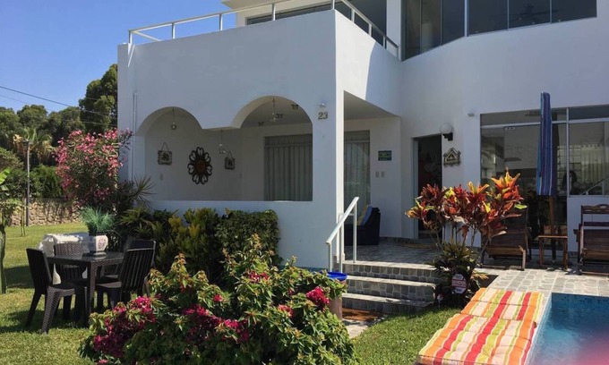 Asia House | Beach House in Asia at KM 97.5 w/Wi-Fi - Mins to boulevard and Cayma beach.