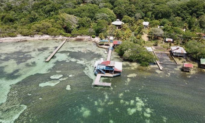 Guanaja House | Beach house in st Helene. Same property as channel bar and grill.