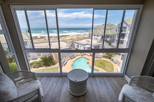 Pollok Beach Apartment | Beach life