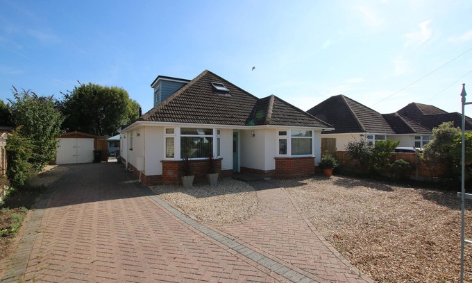 Mudeford House | Beach Retreat, centrally located in Mudeford and pet friendly