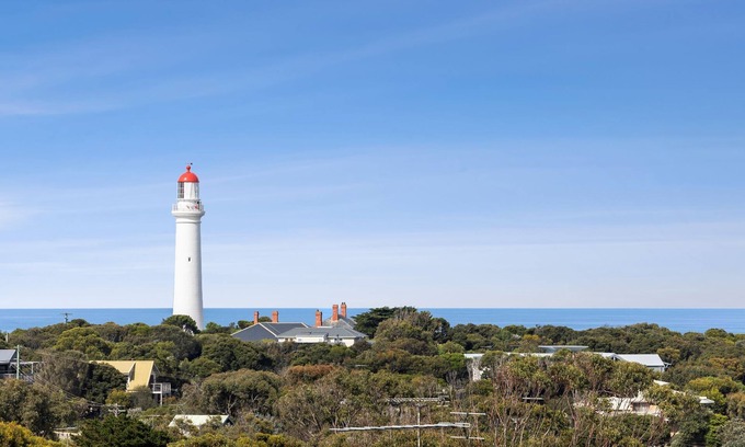 Surf Coast House | Beach Retreats I Ocean Views I Pet Friendly