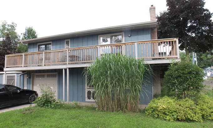 Grand Bend House | Beach Town Cottage Retreat - 3 minute walk to beach
