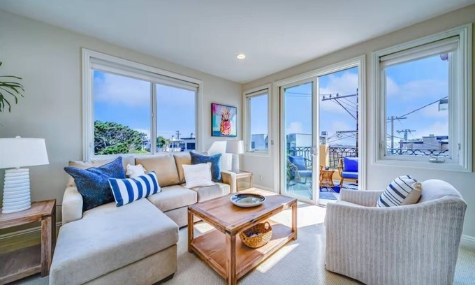Gas Lamp Section House | Beach Townhome with Ocean Views, Sleeps 6, Garage Parking Space