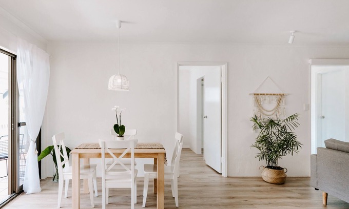 Mooloolaba Apartment | Beach Vibes - "Bisbee at Alex"