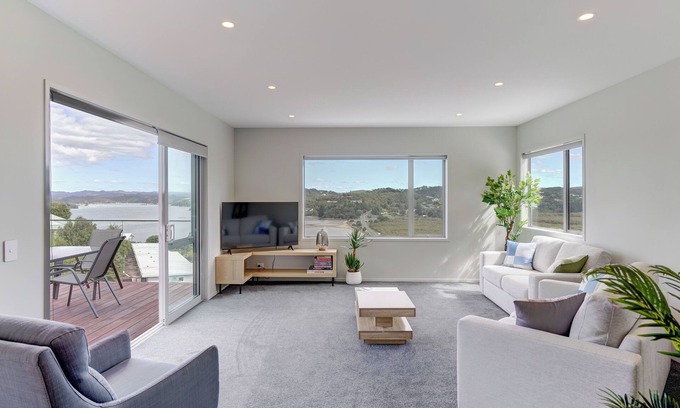Paihia House | Beach View on Binnie