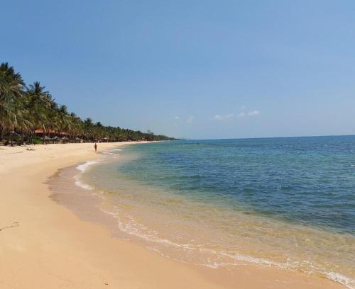 Duong Dong House | Beach views, near to Night Market Victoria vacation house