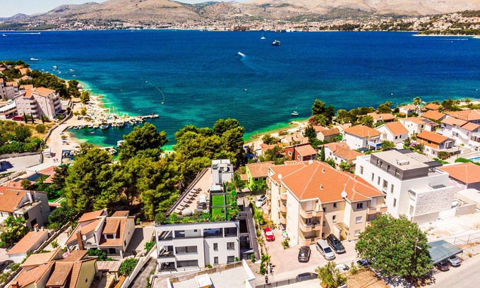 Okrug Gornji Apartment | Beach Villa Valentina