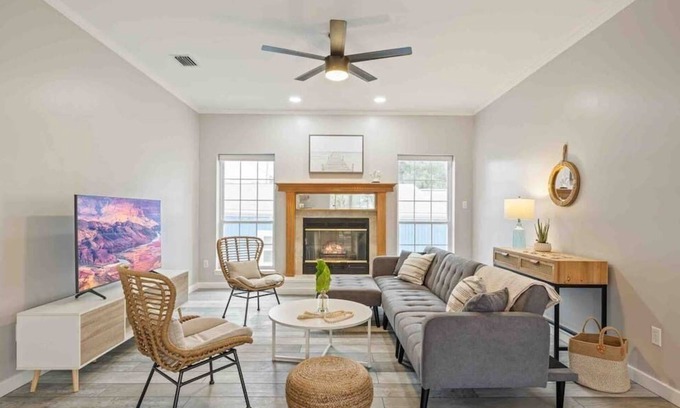 Sunnyside On The Gulf House | Beach Yards Away, Coastal Cottage, Free Parking