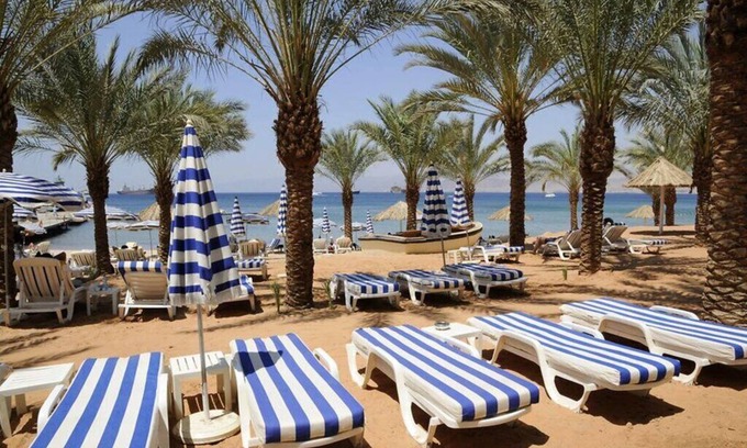 Aqaba Apartment | Beachfront Apartment with Fantastic Red Sea View, Close to Downtown