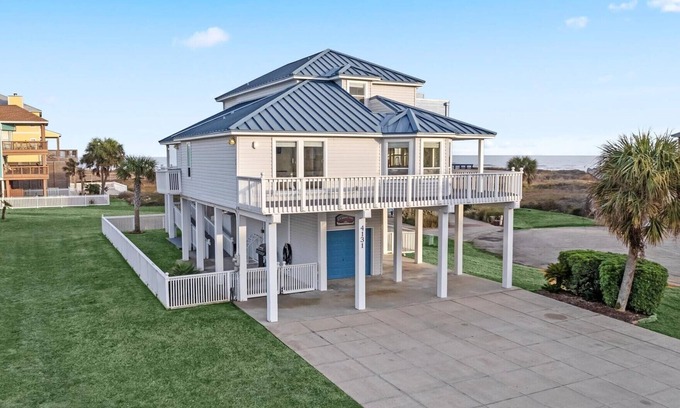 Pointe San Luis House | Beachfront | Community Pool | Hot Tub | FencedYard