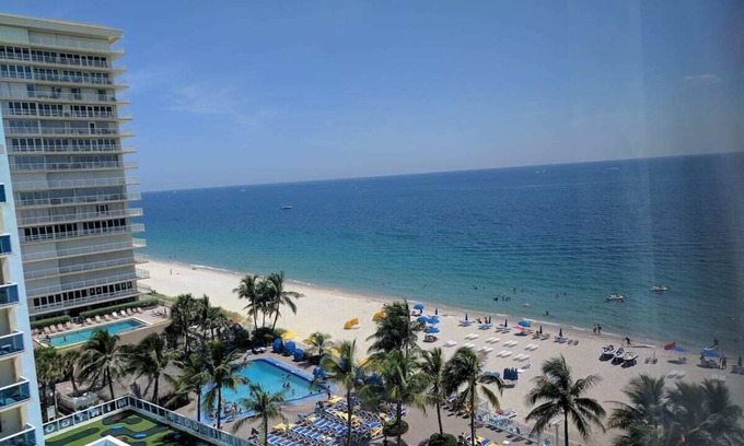 Barrier Island Condo | BEACHFRONT CONDO ! .2BR/2 Baths.GREAT LOCATION !