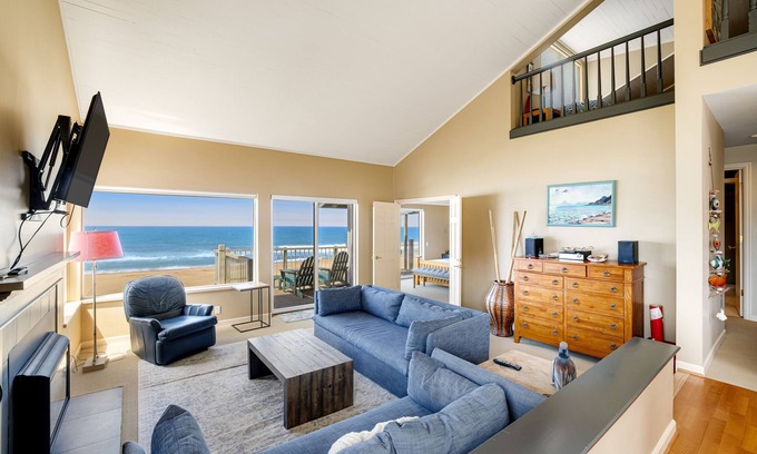 Lincoln Beach House | Beachfront Condo w/Amazing Ocean View, Fireplace, Shared Pool, & Tennis