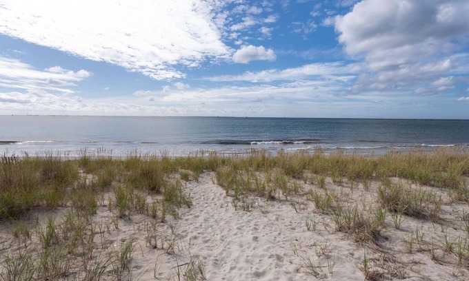 Jerusalem House | Beachfront Cottage Sand Hill Cove Road