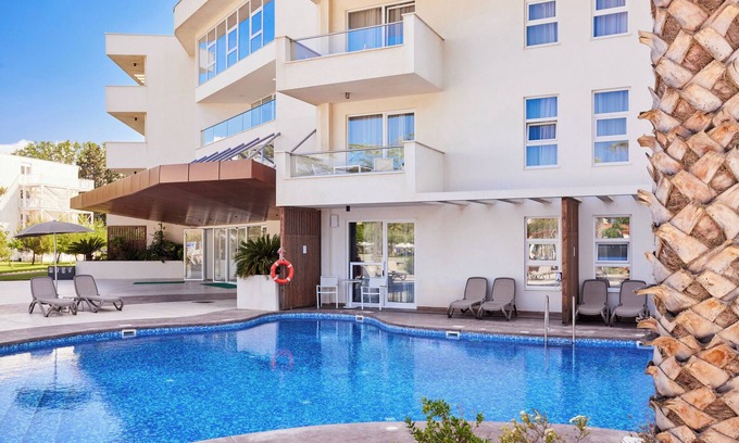 Ulcinj Hotel | Beachfront Hotel! THREE Spacious 2BR Suites, Free Parking, Outdoor Pools!