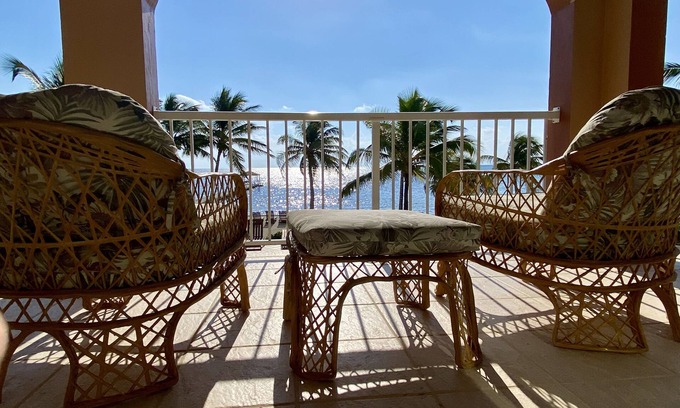 San Pedro Condo | Beachfront. Magic Of The Sea. Oceanaire.