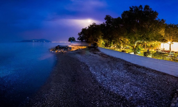 Kato Diminio Villa | Beachfront Paradise Retreat
