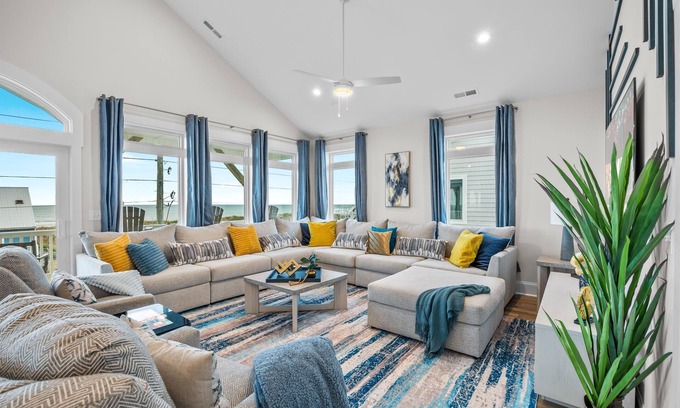 McCutcheon Field House | Beachfront, Pool,HotTub,Sauna, FirePit, EV Charger!