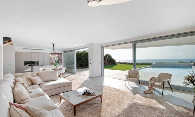 El Toro Villa | Beachfront vacation villa