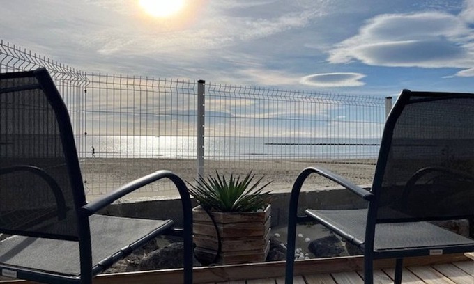 Le Grau-dʼAgde Villa | Beachfront Villa with Terrace, 4 Guests – Grau d’Agde