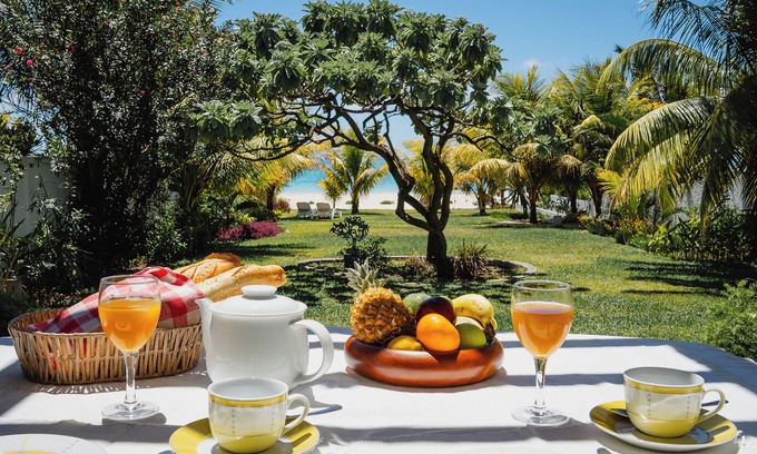 Pointe D'esny House | Beachfront Villa Miramar* Private Beach