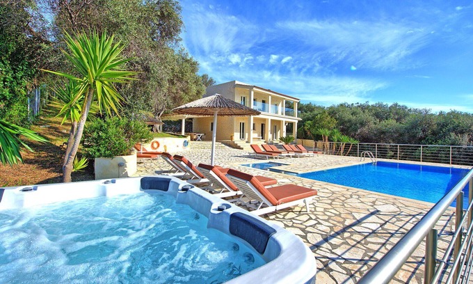 Agios Spyridon Corfu Villa | Beachfront Villa Seasun - Luxury Villa by the Sea in Corfu, Greece