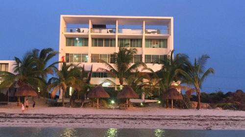San Benito Villa | Beachfront Villa Solarium Garden House 1